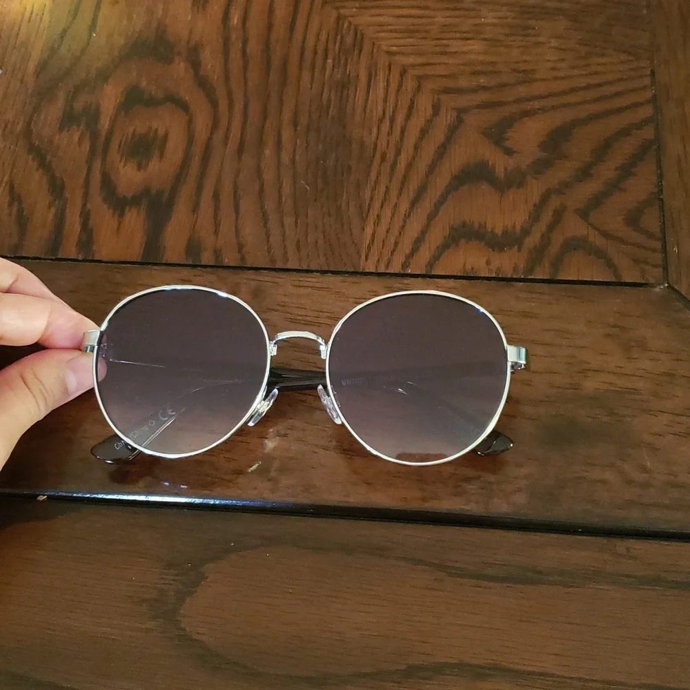 Frye & Co Unisex Purple Shade Round Sunglasses Old Money Classic Outdoor